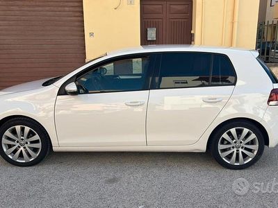 Usata VW Golf VI Highline 110 CV (80 kW) 2009 Bianco Utilitaria
