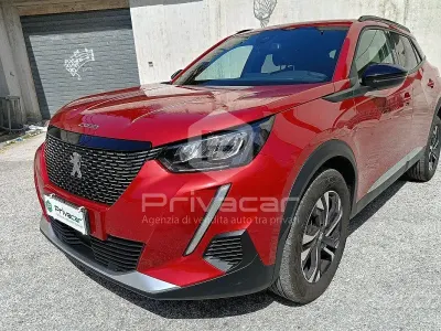 Usado Peugeot 2008 Allure 101 CV (74 kW) 2023 Rojo SUV