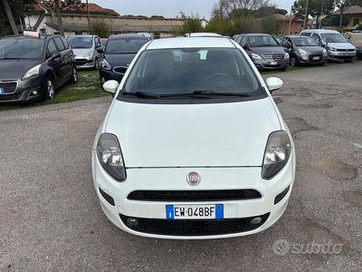 Usata Fiat Punto Lounge 69 CV (50 kW) 2014 Bianco Utilitaria