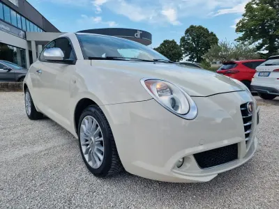 Usata Alfa Romeo MiTo Distinctive 77 CV (56 kW) 2012 Bianco Utilitaria