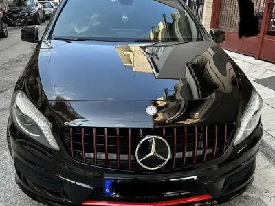 Usata Mercedes A180 AMG 122 CV (89 kW) 2013 Nero Utilitaria