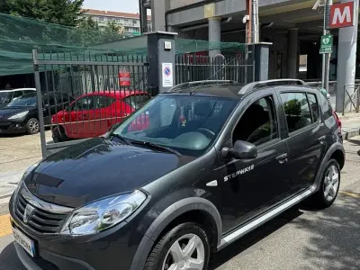 Occasion Dacia Sandero Stepway 87 PK (63 kW) 2010 Grijs Sedan