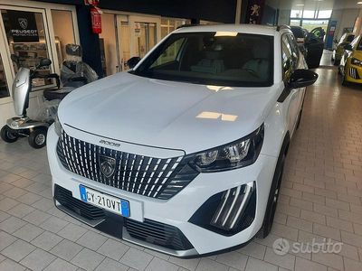 Usata Peugeot 2008 Allure 131 CV (96 kW) 2025 Bianco SUV