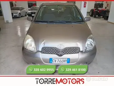Usata Toyota Yaris Sol 75 CV (55 kW) 2005 Grigio Berlina