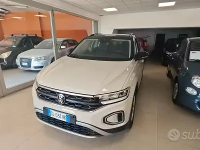 Usado VW T-Roc Style 110 CV (80 kW) 2023 SUV