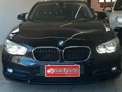 Usata BMW 116 Sport Line 116 CV (85 kW) 2015 Nero Utilitaria