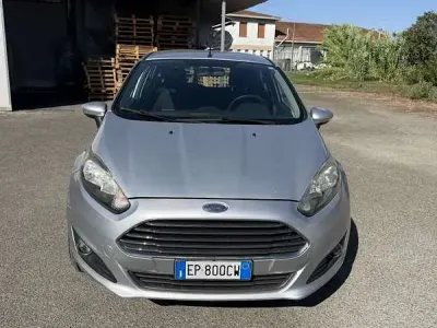 Usata Ford Fiesta Titanium 79 CV (58 kW) 2013 Berlina