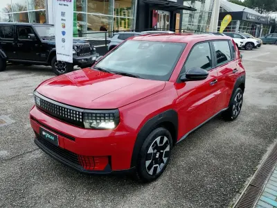 Nuova Fiat Grande Panda Icon 110 CV (80 kW) 2025 Rosso Utilitaria