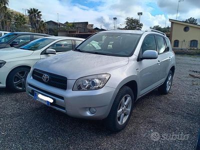 Usata Toyota RAV4 Luxury 136 CV (100 kW) 2006 Grigio SUV