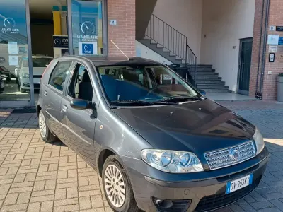 Usata Fiat Punto 69 CV (50 kW) 2009 Grigio Utilitaria