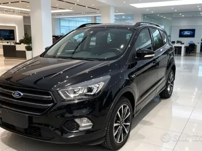 Usata Ford Kuga ST-Line 120 CV (88 kW) 2019 Nero SUV