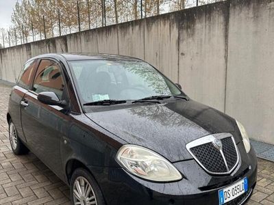 usata Lancia Ypsilon 1.3 MJT 75 CV NEPATENTATI