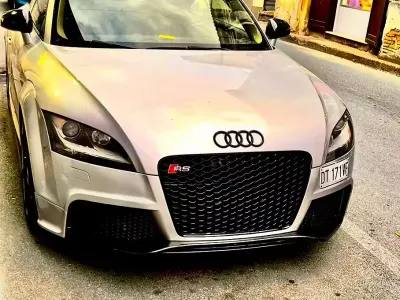 Begagnad Audi TT 170 HK (125 kW) 2009 Grå Sportkupé