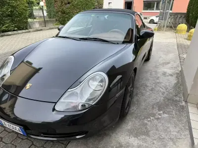 Second-hand Porsche 911 320 CP (235 kW) 2025 Negru Cabrio