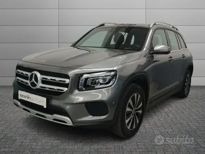 Usata Mercedes GLB200 Business 150 CV (110 kW) 2022 Grigio SUV