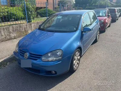 Usata VW Golf IV Sportline 140 CV (102 kW) 2004 Bluazzurro Berlina