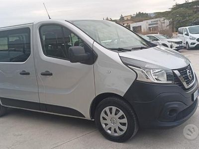 usata Nissan NV300 9 posti