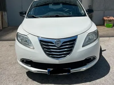 Usata Lancia Ypsilon 85 CV (62 kW) 2013 Utilitaria
