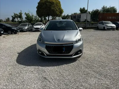 Usata Peugeot 208 Active 75 CV (55 kW) 2016 Grigio Utilitaria