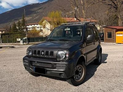 Usata Suzuki Jimny 95 CV (69 kW) 2009 Grigio SUV