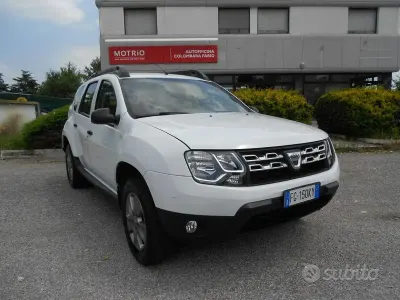 Usata Dacia Duster Lauréate 114 CV (83 kW) 2017 Bianco SUV
