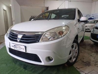 Occasion Dacia Sandero Lauréate 75 PK (55 kW) 2009 Wit Sedan