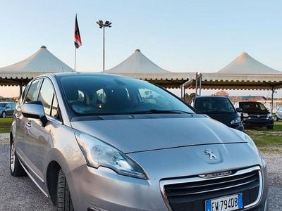 Usata Peugeot 5008 Allure 115 CV (84 kW) 2014 Grigio Monovolume
