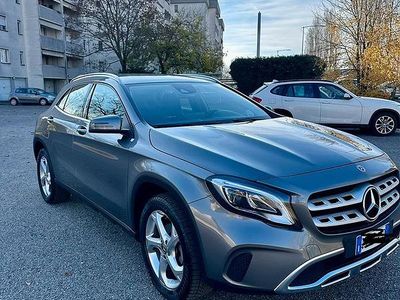 Usado Mercedes GLA200 136 CV (100 kW) 2017 Gris SUV