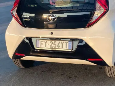 Usata Toyota Aygo Connect Style 72 CV (52 kW) 2020 Bianco Utilitaria