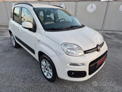 Usata Fiat Panda Lounge 80 CV (58 kW) 2013 Bianco Utilitaria