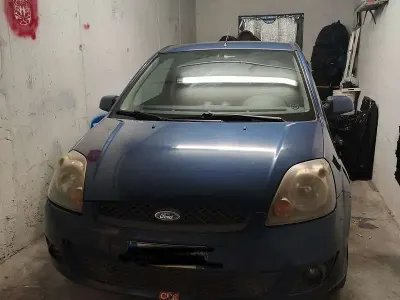 Usata Ford Fiesta Ghia 68 CV (50 kW) 2006 Utilitaria