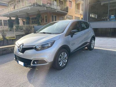Usata Renault Captur 90 CV (66 kW) 2015 Argento SUV