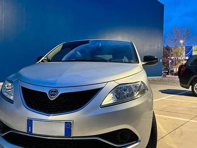 Usata Lancia Ypsilon 2017 Grigio Utilitaria