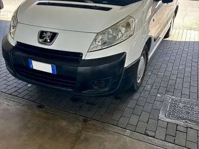 Usata Peugeot Expert 128 CV (94 kW) 2012 Bianco Furgone