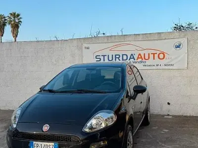 Usata Fiat Punto Street 70 CV (51 kW) 2018 Nero Utilitaria