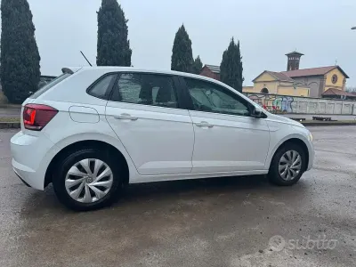 Usata VW Polo 82 CV (60 kW) 2019 Bianco Utilitaria