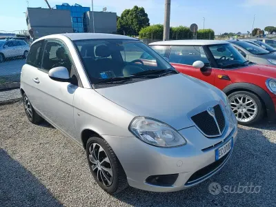 Usata Lancia Ypsilon 77 CV (56 kW) 2010 Grigio Utilitaria