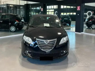 Usata Lancia Ypsilon Gold 69 CV (50 kW) 2016 Nero Utilitaria