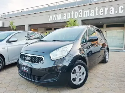 Usata Kia Venga 90 CV (66 kW) 2013 Nero Utilitaria