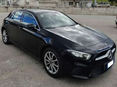 Usata Mercedes A180 Business 116 CV (85 kW) 2018 Nero Berlina