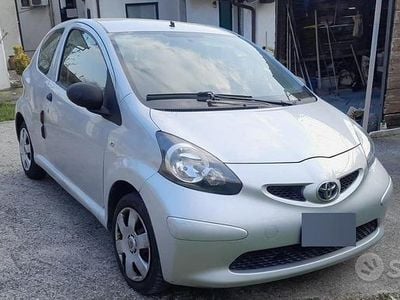 Usata Toyota Aygo 68 CV (50 kW) 2008 Grigio Utilitaria