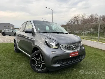 Usata Smart ForFour Passion 90 CV (66 kW) 2018 Grigio Utilitaria