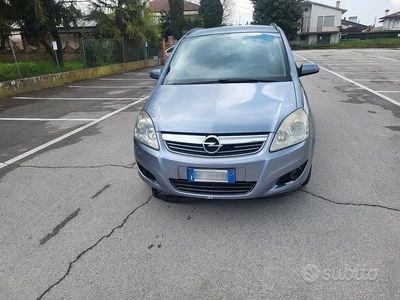 Usata Opel Zafira 140 CV (102 kW) 2008 Grigio Monovolume