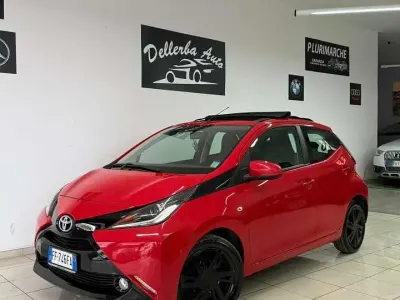 Usata Toyota Aygo Lounge 68 CV (50 kW) 2016 Other Utilitaria
