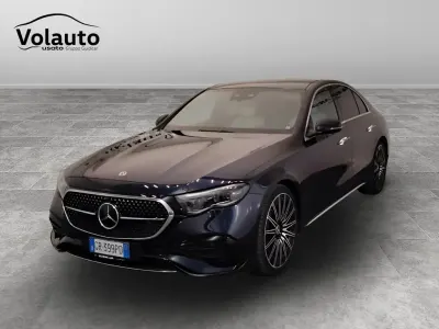 Usata Mercedes E220 AMG Line Premium 197 CV (144 kW) 2023 Nero Berlina