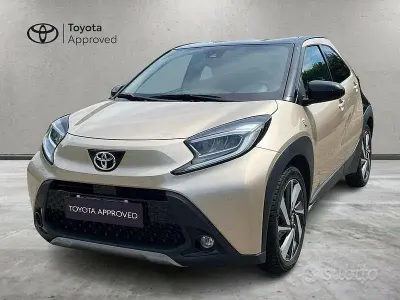 Usata Toyota Aygo X Lounge 72 CV (52 kW) 2022 Beige SUV