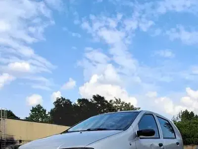 Usata Fiat Punto 60 CV (44 kW) 2002 Utilitaria