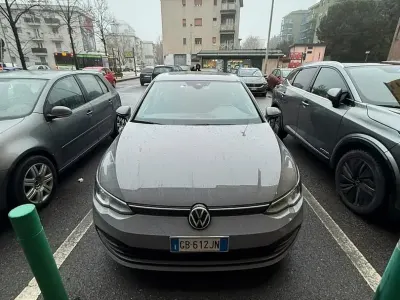 Usata VW Golf VIII Life 150 CV (110 kW) 2020 Grigio Berlina