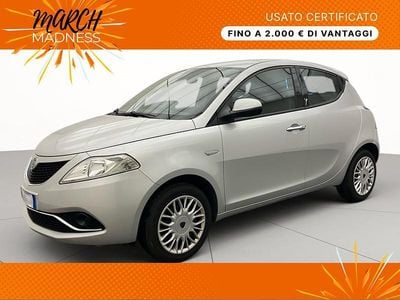 Usata Lancia Ypsilon Platinum 69 CV (50 kW) 2016 Argento Utilitaria