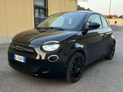 Usata Fiat 500e Action 42 kW (58 CV) 2022 Utilitaria